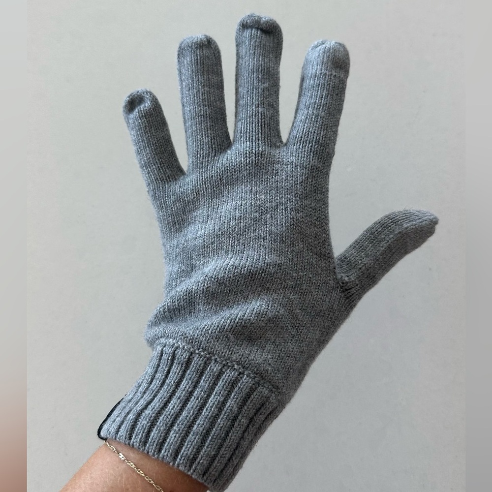 Lululemon Gray Knit Gloves